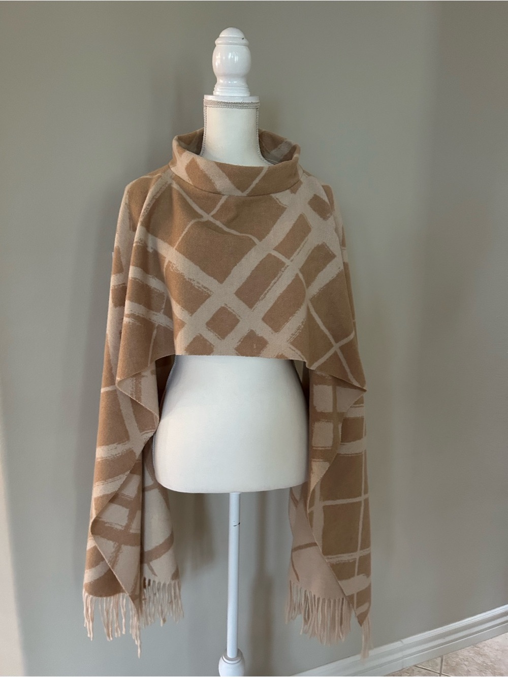 Burberry Tan & Cream Wool and Cashmere Blend Wrap - Picture 2 of 4